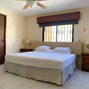 Casa Oyamel, Private In The Heart Of Homestay Cancun